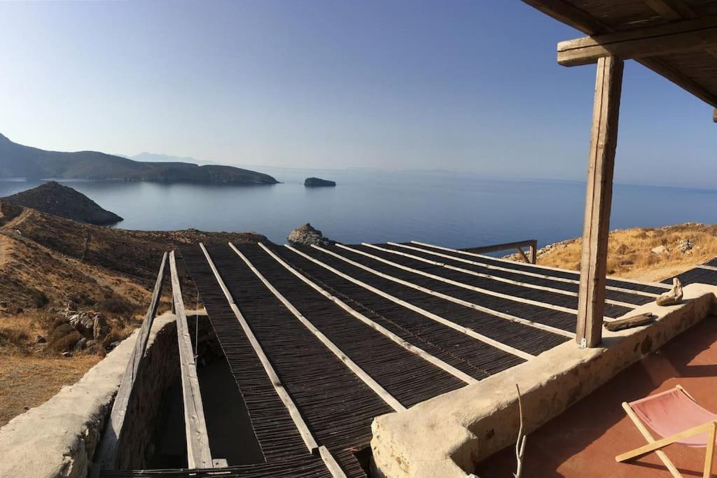 SNAKE - Serifians Vagia (Serifos) Bagian luar foto